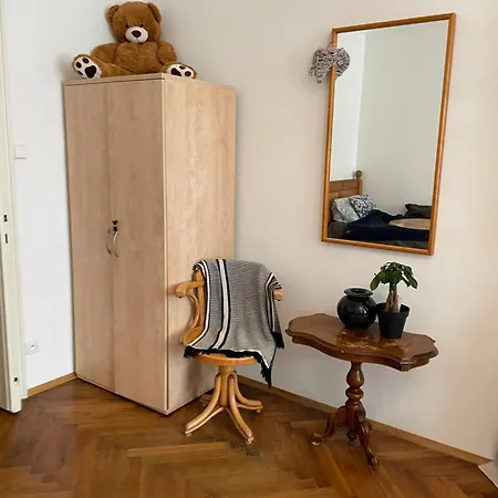 Stepanska Noc B Δωμάτια σε οικογενειακή κατοικία Πράγα