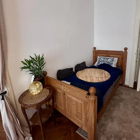 Stepanska Noc B Δωμάτια σε οικογενειακή κατοικία *